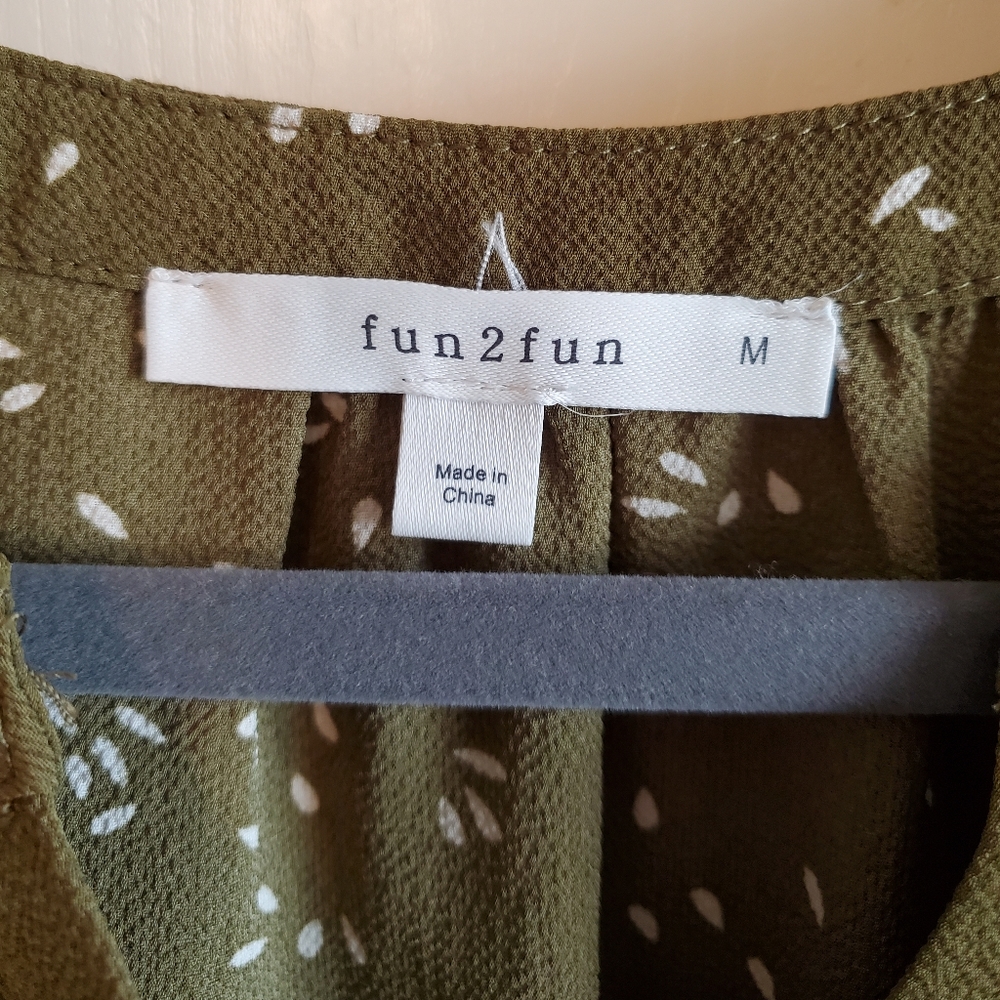 Fun2Fun split neck blouse - Picture 4 of 4